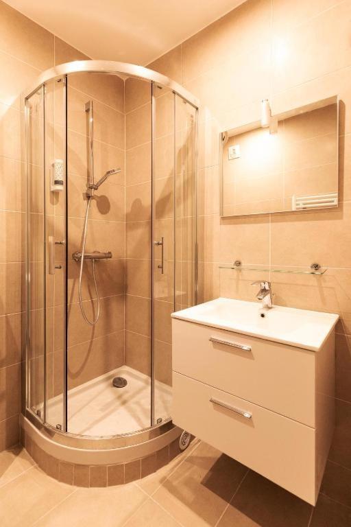 Le Val D'Or & Le Theatre Hotel Suresnes Luaran gambar
